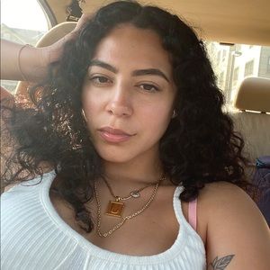 Meet your Posher, Jasmine